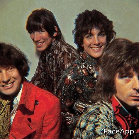 Pink Floyd happy smiling piper at the gates of dawn the early years Pink Floyd Quotes, Piper At The Gates Of Dawn, Pink Floyd Members, Nick Mason, Richard Williams, Richard Wright, Mod Look, Syd Barrett, Rock Artists