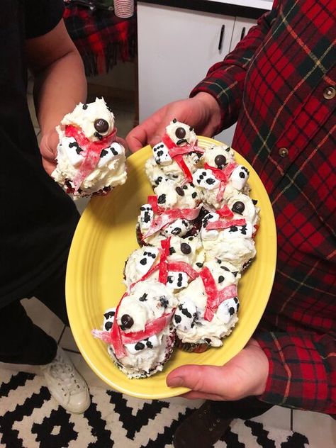 If you love the show Nailed It! you will want to host this holiday party bake off Nailed It Party Ideas, Nailed It Party, Polar Bear Cupcake, Christmas Party Nails, Holiday Baking Party, Holiday Party Desserts, Baking Fails, Favorite Christmas Desserts, Baking Challenge