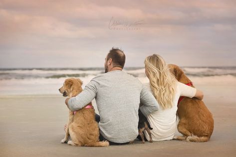 Pets Photoshoot, Dog Family Pictures, Family Dog Photos, Family Pet Photography, Fam Photos, Dogs Photography, Engaged Couples Photography, Photos With Dog, Family Beach Pictures