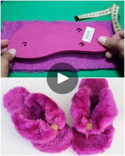 Diy Slippers Flip Flops, Diy Flip Flops Ideas, Diy Slides Shoes, Diy House Slippers, Diy Fabric Shoes, Sponge Curls, Flip Flops Diy, How To Make Slippers, Fuzzy Flip Flops