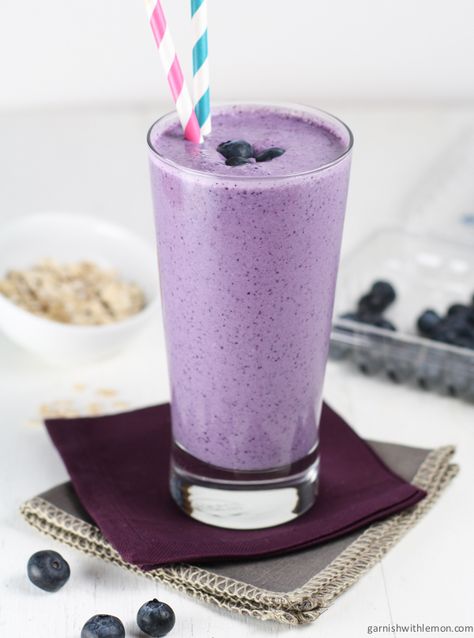 Blueberry Oatmeal Smoothie, Shake Recipes Healthy, Smoothie Detox Cleanse, Blueberry Smoothie Recipe, Oatmeal Smoothie, Cloud Kitchen, Natural Detox Drinks, Blueberry Oatmeal, Detox Drinks Recipes