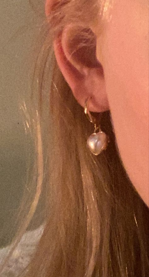 Pearl Earrings Aesthetic, Earrings Aesthetic, Piece Of Me, Pearl Earrings