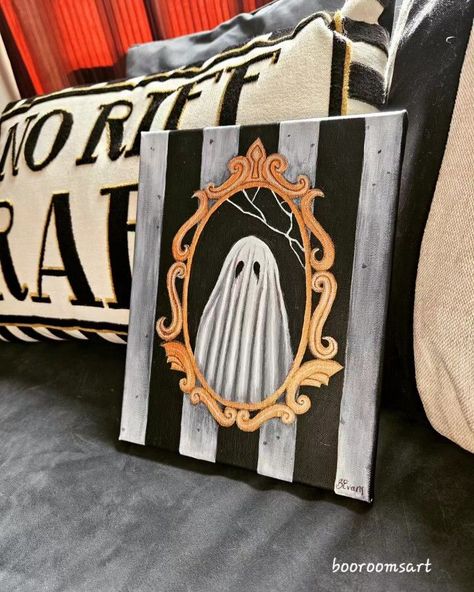 Pastel Ghost Painting, Ghost Portrait Art, Halloween Inspired Painting Ideas, Vintage Mirror Painting, Fall Artwork Ideas, Diy Halloween Framed Art, Ghost In Mirror Tattoo, Gothic Painting Ideas On Canvas Easy, Black Canvas Halloween Painting