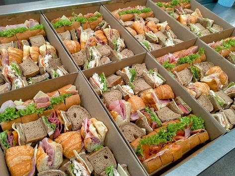 Mixed sandwich platters that I made this morning at 3am for a catering order. - Dining and Cooking Lunch Catering Ideas, Sandwich Catering, Party Food Trays, Sandwich Platters, Party Food Catering, Sandwich Buffet, Brunch Catering, Grazing Food, Grazing Boxes