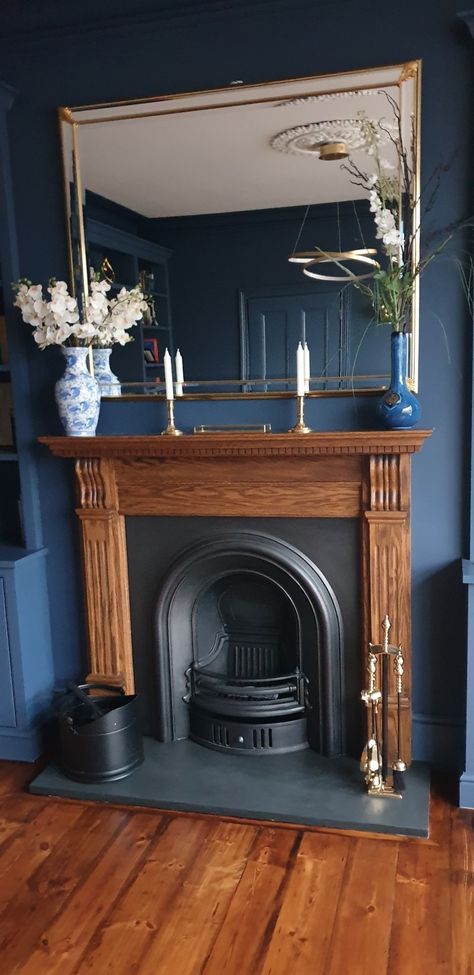 Dark Wood Fireplace Decor, Cast Iron Fireplace Living Room, Mahogany Fireplace, Dressing A Mantlepiece, Mantlepiece Ideas, Edwardian Fireplace Ideas, Dark Wood Fireplace, Edwardian Fireplace Mantels, Cast Iron Fireplace Surround