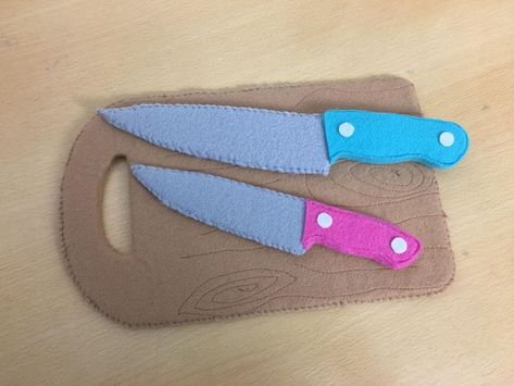 Cardboard Knife, Play Food Diy, Messer Diy, Trace Pattern, Cardboard Kitchen, Felt Tutorial, Cardboard Play, Felt Toys Diy, Cardboard Crafts Kids