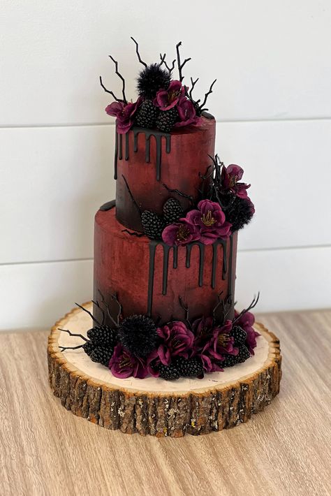 Event Calendar Witchy Cake Ideas, Dark Cakes Design, Witchy Wedding Cake, Witchy Cake, Moody Cake, Witchy Wedding, Dark Romantic Wedding, Gothic Wedding Theme, 18th Cake