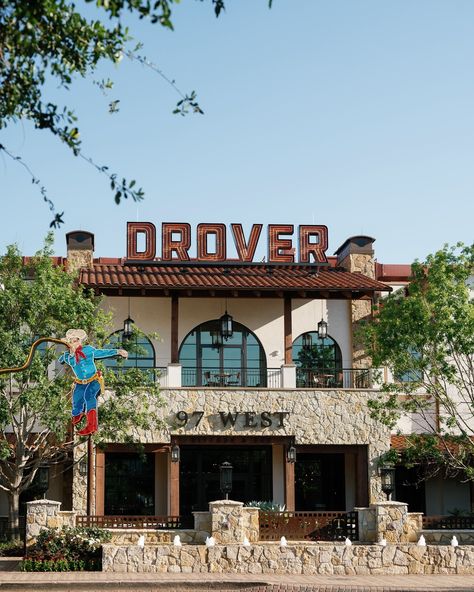 I photographed a proposal at Hotel Drover the other day, and I took a few photos of the area beforehand that I love :) —— #dallasweddingphotographer #dallasengagementphotographer #dallasengagementphotos #engagementphotoshoot #downtownengagementsession #fortworthphotographer #fortworthhotel #fortworthproposal #fortworthweddingphotographer #fortworthengagementphotographer Dallas Engagement Photos, Fort Worth Wedding, Dallas Wedding, Engagement Photoshoot, Engagement Photographer, Fort Worth, Engagement Session, Dallas, Wedding Photographer