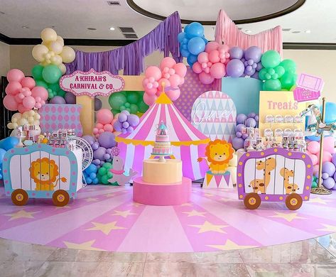 Circus Birthday Party Decorations, Bday Decoration, Circus Decor, Event Backdrops, Carousel Birthday Parties, Bday Decor, Candy Theme Birthday Party, Carnival Birthday Party Theme, Minnie Mouse Birthday Decorations