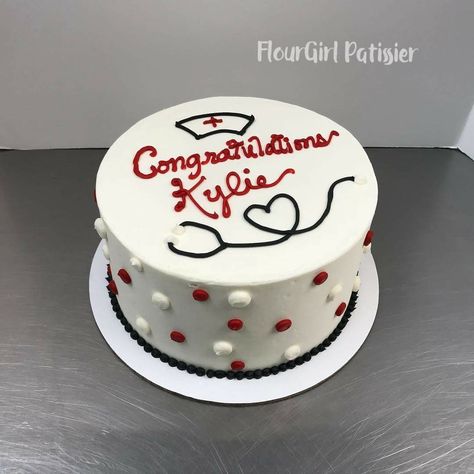 Nurse Cake Ideas Simple, Paramedic Cake, Happy Birthday Nurse, Grad Centerpieces, Dr Cake, Nursing Graduation Cakes, Dentist Cake, Medical Cake, Nurse Cake