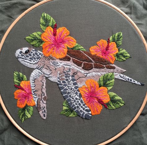 Sea Turtle Embroidery Pattern, Embroidery Sea Turtle, Turtle Hand Embroidery, Sea Turtle Embroidery, Turtle Embroidery, Sea Embroidery, Hanging By A Thread, Sea Turtle Design, Animal Embroidery Designs