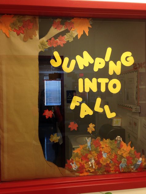 Fall Window Crafts Preschool, Fall Preschool Hallway Decorations, Fall Preschool Room Decor, Fall Window Classroom Decor, Fall Window Art Classroom, Fall Daycare Window Ideas, September Window Display Preschool, Preschool Window Display, Fall Decoration For Classroom