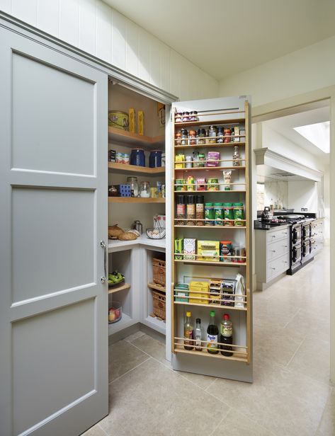 Pantry ideas: 30 stylish pantry design ideas | Homes & Gardens | Dröm Hus Planer, Desain Pantry Dapur, Walk In Pantry Ideas, Interior Dapur, Pantry Room, Desain Pantry, Pantry Remodel, Pantry Cupboard, Desain Furnitur Modern