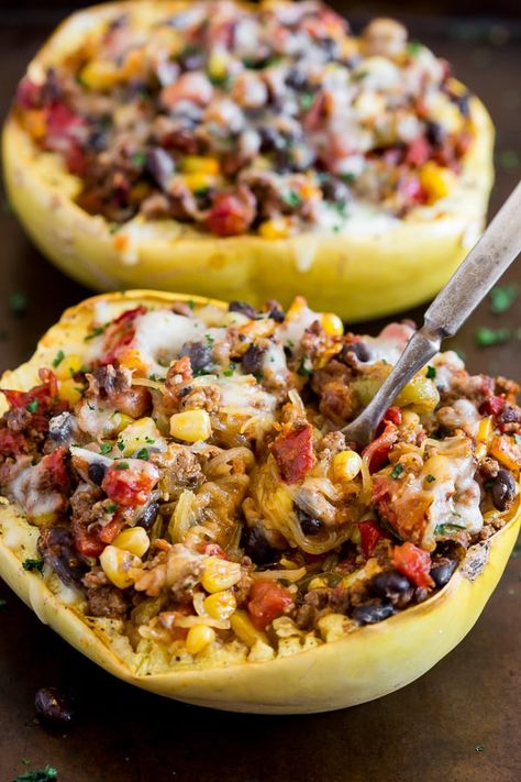 Spaghetti Squash Ground Beef, Southwest Spaghetti, Spaghetti Squash Recipes Chicken, Healthy Squash Recipes, Spaghetti Squash Recipes Healthy, Spaghetti Squash Recipes Easy, Squash Spaghetti, Stuffed Spaghetti Squash, Ground Beef Taco