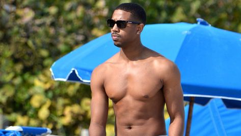 Check out all the hottest actors, athletes and entertainers who are showing off their abs. Hot Famous Male Actors, Male Athletes, Hottest Male Celebrities, Hot Actors, Athletic Men, Shirtless Men, My Crush, Celebrities Male, Mens Sunglasses