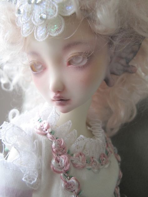 shinydoll meefa, via Flickr. Pulip Doll, Diy Fairy, Creepy Dolls, Artist Doll, Doll Repaint, Doll Parts, Pretty Dolls, Ooak Dolls, Custom Dolls