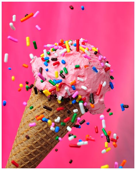 ice cream and rainbow sprinkles :) Ice Cream Wallpaper, Ice Cream Photography, Ice Cream Art, 달력 디자인, Ice Cream Sprinkles, Ice Cream Photos, Love Ice Cream, Cream Wallpaper, Food Wallpaper