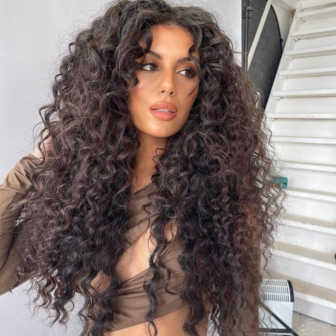 30 Inch Hair, Middle Part Curly Hair, Long Hair Perm, Layered Curly Hair, Wig Blonde, Curly Hair Photos, Natural Hair Extensions, Big Curly Hair, Wigs Synthetic