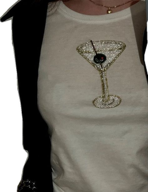 Diy Sequin Top, Revamp Clothes, Beaded Shirt, Alt Clothes, Pearl Embroidery, Diy Bead Embroidery, T-shirt Broderie, Embroidery Tshirt, Bead Embroidery Patterns