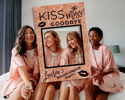 Goodbye Photos, Gold Bridal Shower Decorations, Gold Bachelorette Party Decorations, Bachelorette Party Decoration, Lingerie Rosa, Kiss The Miss Goodbye, Bachelorette Party Photo, Gold Bachelorette Party, Gold Bachelorette