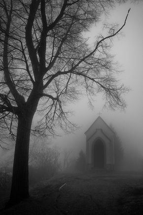 Foggy, sorrowful chapel (Sternberg, Czech Republic) by Vladimir Dolezel🌫🇨🇿 Feral Oc, Liminal Aesthetic, Foggy Day, Playlist Ideas, Spooky Places, Moody Photography, Snow Angel, 다크 판타지, Dark Soul