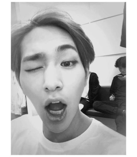 Onew Selca, Backstage Music, Shinee Albums, Shinee Members, Shinee Onew, Onew Jonghyun, Lee Jinki, Kim Kibum, Choi Minho