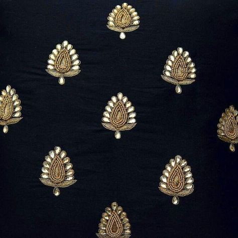 Hand Work Zardosi, Embroidery On Dress, Zardosi Embroidery, Zardozi Embroidery, Hand Embroidery Dress, Simple Embroidery Designs, Wedding Blouse Designs, Blouse Designs Indian, Simple Blouse Designs