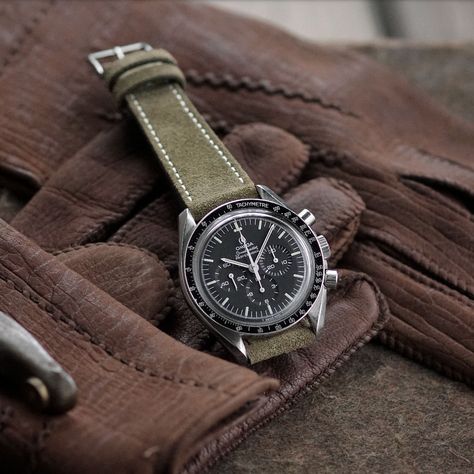 Time Keeper, Time Flies, Watch Straps, Omega Speedmaster, Beautiful Watches, Product Photography, Vintage Watches, Luxury Watches, Watch Strap