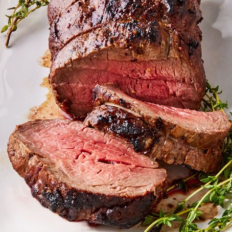 Delish Best Beef Tenderloin Recipe, Perfect Christmas Dinner, Beef Tenderloin Recipes, Christmas Dinner Ideas, Fall House, Hanger Steak, Steak And Seafood, Tenderloin Recipes, Holiday Eating