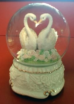 kitschy swans snowglobe Swan Room Decor, Pink Xmas, Water Globes, Beach Christmas, Dream Room Inspiration, Pink Room, Croquettes, Cute Room Decor, Glass Paperweights