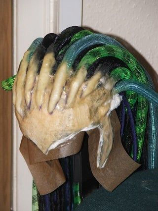 Medusa Costume, Face Awards, Alien Halloween, Alien Costume, Headpiece Diy, Makeup Room Decor, Halloween Makeup Scary, Cosplay Tutorial, Special Effects Makeup