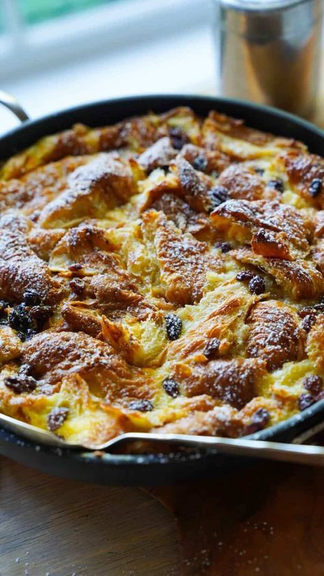 Croissant Bread Pudding - Entertaining with Beth Bread Pudding With Raisins, Bread Pudding With Croissants, Croissant Chocolate, Entertaining With Beth, Croissant Bread Pudding, Raisin Bread Pudding, Breakfast Pudding, Showstopper Cakes, Croissant Bread