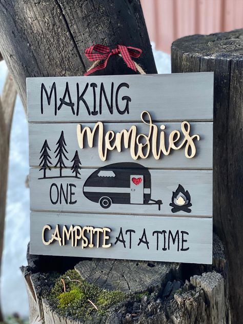 Christmas Camper Decor, Camp Signs Wooden, Lightweight Campers, Christmas Camping, Cedar Stain, Engraving Wood, Camper Signs, Camping Signs, Camper Decor