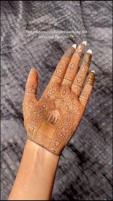 WedMeGood on Instagram: "Who’s swooning over the couple figurine under the arch? ✨😍 Mehendi design for the modern bride with a love for intricate details! 💕 . . Download the free @wedmegood app to find your dream wedding team. Link in bio! . . Mehendi Artist @ayeshaahenna . . [Henna, Mehendi, Mehendi Designs, Bride, Bride-to-be, Brides, Bridesmaids, Bridal Henna, Bridal Mehendi, Indian Wedding, Wedding Planning]"