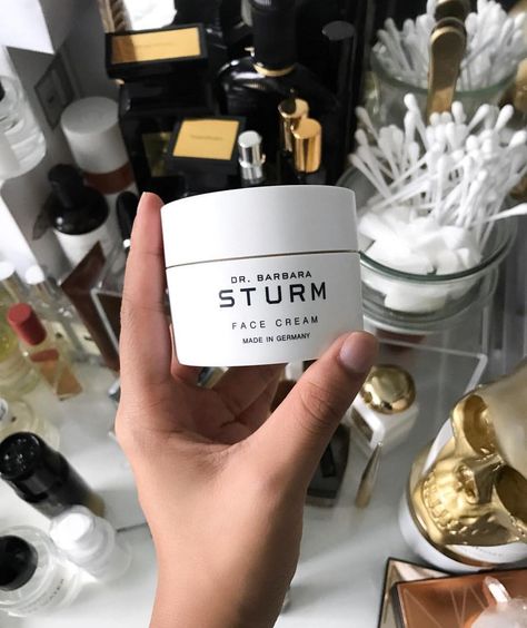 Dr. Barbara Sturm (@drbarbarasturm) • Instagram photos and videos Dr Barbara Strum, Barbara Strum, Face Mask For Redness, Lancome Absolue, Dr Barbara Sturm, Mask Aesthetic, Barbara Sturm, Face Spray, Nutrition Bars