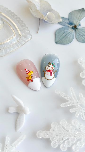 dreamylittlenails ✨ by angel on Instagram: "bts making of my snoopy christmas nails! ☃️ don’t ask me how many times I redid the lines on the plaid nails 🫣.   products from @sweetienailsupply ✦ @yogurtnail.usa Cookie Bear syrup 32 & 37 ✦ @dino_its_nail_oclock painting gels   #sweetienailstyles #winterdesigns #cutenails #3dnailart #christmasnails #xmasnails #holidaynails #glitternails #snoopy #charliebrown" Winter Cartoon Nails, Hot Coco Nails, Miffy Christmas Nails, Christmas Nails Snoopy, Peanuts Christmas Nails, Christmas Cartoon Nails, Polar Express Nails, Snoopy Nails Christmas, Christmas Snoopy Nails