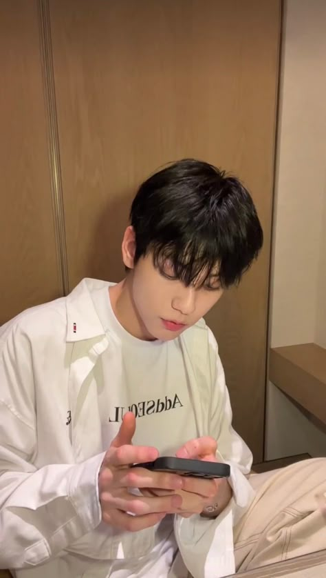 Txt Soobin Wallpaper, Soobin Txt Wallpaper, Soobin Wallpaper, Cutest Bunny Ever, Txt Wallpaper, Choi Daniel, Won Bin, I Still Love Him, Txt Soobin