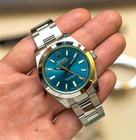 Rolex Milgauss Blue, Gentlemen Guide, Rolex Boutique, Watches Expensive, Rolex Milgauss, Stylish Watches Men, Used Rolex, Rolex Cellini, Seiko Mod