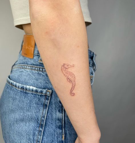 Fine line style seahorse tattoo on the forearm Forearm Tattoos For Women, Forearm Tattoo Designs, Seahorse Tattoo, Meaningful Symbols, Forearm Tattoo Design, Forearm Tattoo Women, Meaningful Art, Elegant Tattoos, Fine Line Tattoos