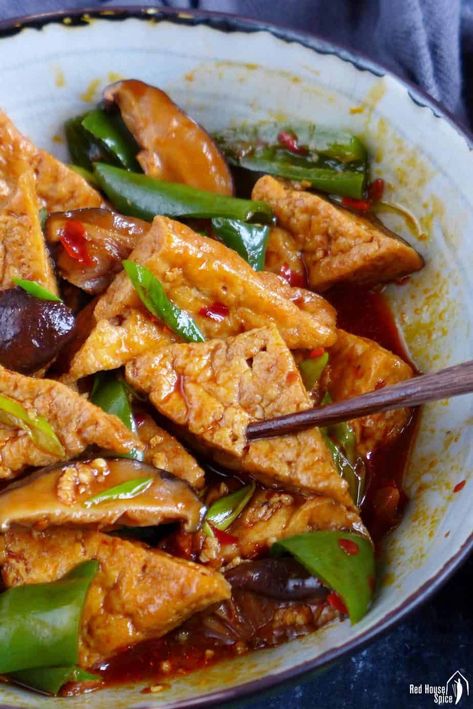 Szechuan Tofu, Frying Tofu, Chinese Tofu Recipes, Chinese Feast, Chinese Tofu, Asian Tofu, Braised Tofu, Cook Tofu, Veggie Mains