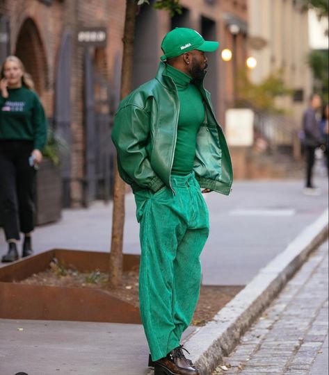 All Green Outfit Men, Monochromatic Mens Fashion, Green Monochrome Outfit Men, Green Monochromatic Outfit Men, Saturday Fits, Hiphop Style Mens, Monochrome Outfit Street Style, Green Fashion Editorial, Monochromatic Outfit Men