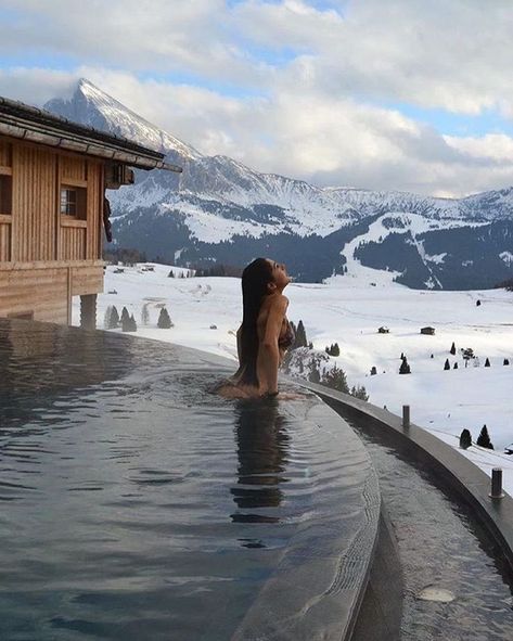 Snow Trip, Mountain Lodge, Italy Photo, Winter Vacation, Future Travel, Ski Trip, Foto Pose, Travel Goals, Travel Inspo