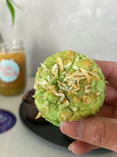 Coconut Pandan Mochi Muffins Pandan Mochi, Mochi Muffins, Ube Cookies, Neapolitan Pizza Dough, Boba Shop, Coconut Jam, Pandan Leaves, Muffin Flavors, Neapolitan Pizza