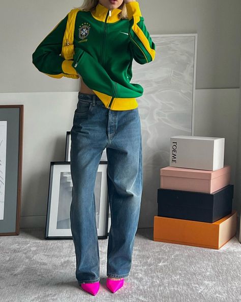 Brazil Clothing, Brasil Football, Brazil Aesthetic, Autumn School, Brazil Fashion, Egirl Style, Football Jersey Outfit, Girls Streetwear, School Fit