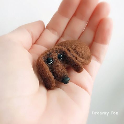 Needle Felting Dachshund, Felted Dachshund, Diy Teddy Bear, Felt Bookmark, Needle Felting Diy, Loom Knitting Projects, Needle Felted Christmas, Wet Felting Projects, Needle Felted Dog