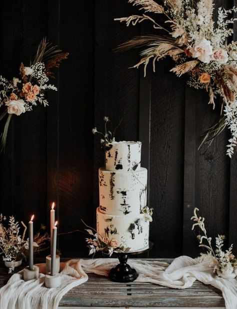 Black And White Wedding Cakes, Modern Black And White Wedding, Black And White Wedding Cake, Black And White Wedding Theme, White Wedding Theme, Lace Wedding Cake, Wedding Spain, Modern Wedding Inspiration, Amazing Wedding Cakes