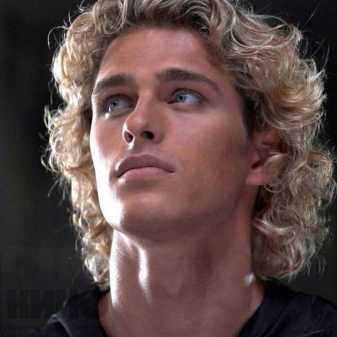 Russian actor Vasiliy Stepanov. Long Blonde Curly Hair, Blonde Curly Hair, Blonde Guys, Curly Hair Men, Long Hair Styles Men, 인물 사진, Male Face, Hair A, Blonde Hair Color