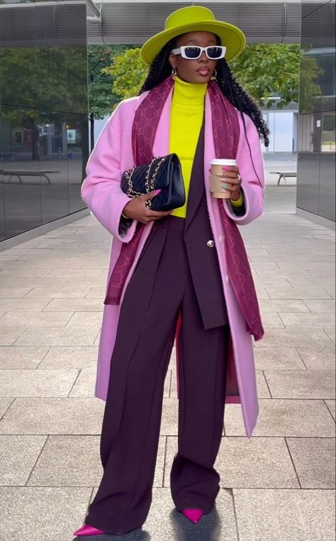 Bold Colorful Fashion Street Styles, Outfits With Bright Colors, Bold Chic Fashion, Bright And Bold Outfits, Plus Size Colourful Outfit, Color Theory Fashion, Colorful Sweater Outfit, Deep Autumn Outfits, Bold Colors Outfits