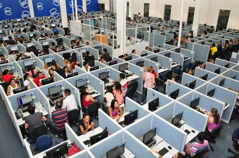 Empresa de telemarketing gera mais de 300 novos empregos em Montes Claros A economia de Montes Claros vem dando sinais evidentes de recuperação, e o resultado disso é que as empresas têm aumentado seus investimentos na cidade, com reflexos positivos na geração de empregos. O Cadastro Geral de Emp... Family Beach Pictures, Family Beach, Call Center, Beach Pictures, Photo Wall, Photography, Quick Saves, Art