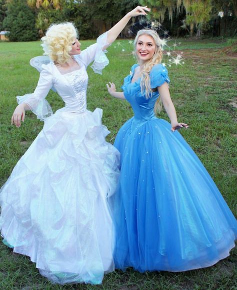 Amazing Cinderella Cosplay with Fairy Godmother 👩🏼💠💠 Cinderella Play Costumes, Cinderella Aesthetic Costume, Cinderella And Fairy Godmother Costumes, Besties Costumes, Cinderella Costume Women, Cinderella Fairy Godmother Costume, Fairy Godmother Cinderella, Elsa Theme, Godmother Outfit